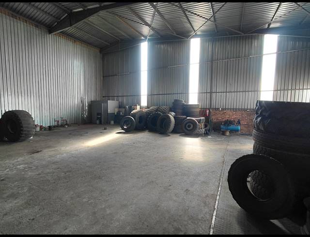 270M² WORKSHOP TO LET IN POMONA